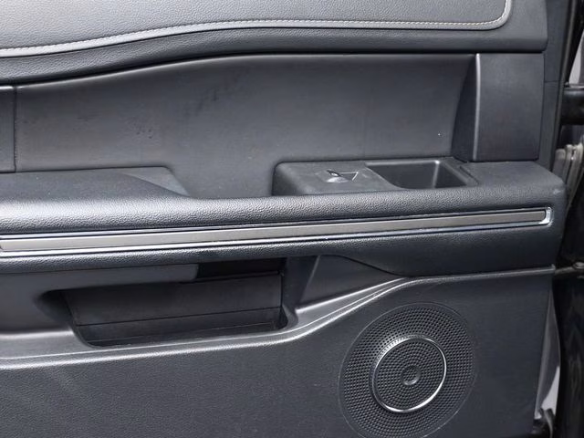 2024 Black Metallic Ford Expedition XLT 4X4 SUV