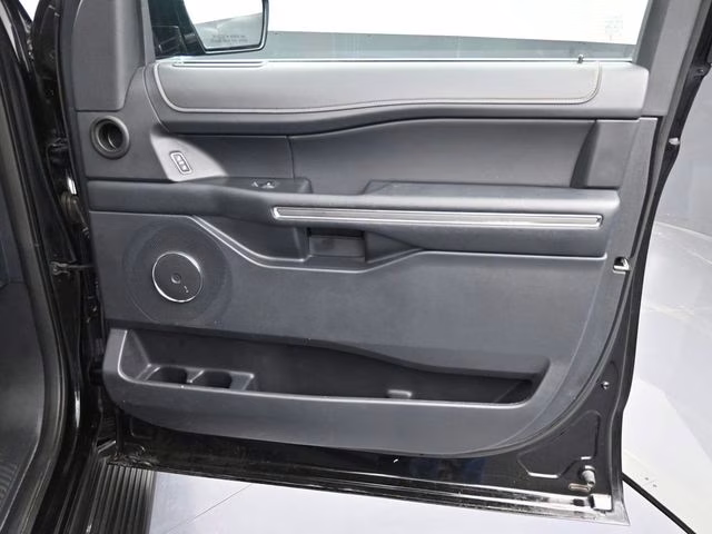 2024 Black Metallic Ford Expedition XLT 4X4 SUV