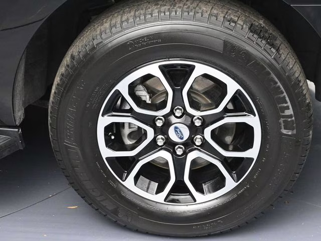 2024 Black Metallic Ford Expedition XLT 4X4 SUV