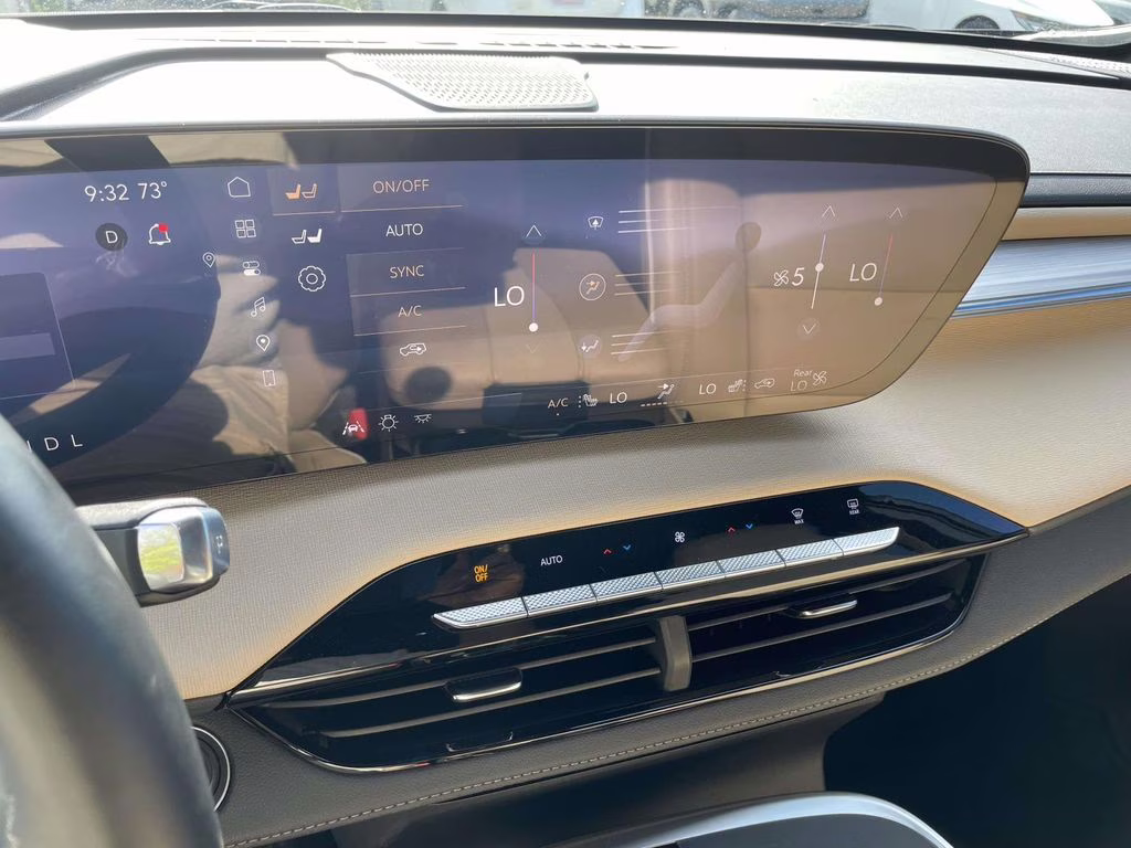 2025 Ebony Twilight Metallic Buick Enclave Preferred FWD SUV