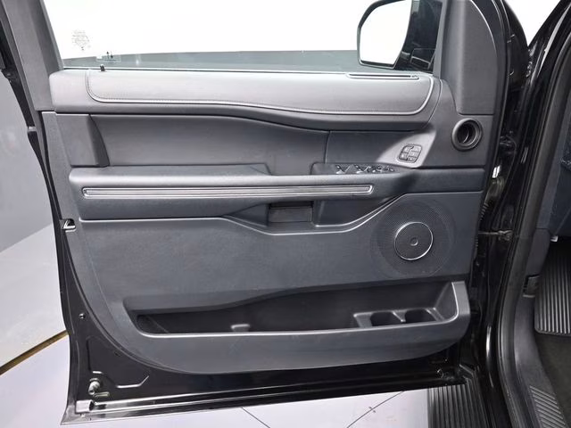 2024 Black Metallic Ford Expedition XLT 4X4 SUV