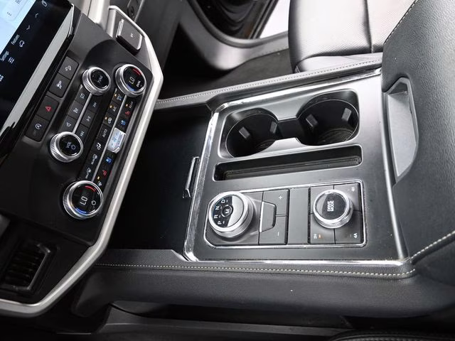 2024 Black Metallic Ford Expedition XLT 4X4 SUV