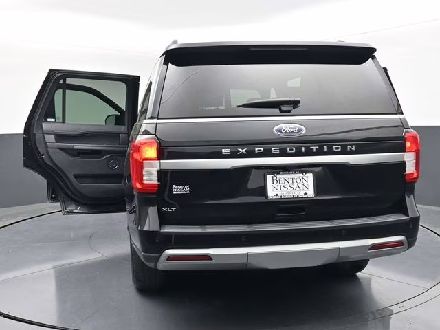 2024 Black Metallic Ford Expedition XLT 4X4 SUV