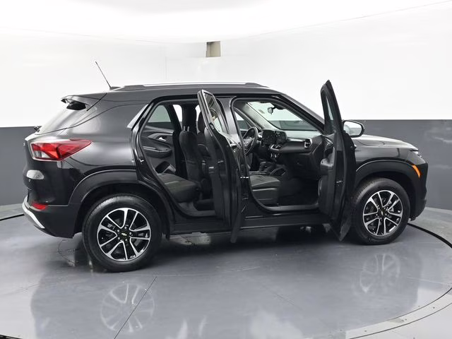 2025 Mosaic Black Metallic Chevrolet Trailblazer LT AWD SUV