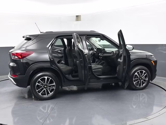 2025 Mosaic Black Metallic Chevrolet Trailblazer LT AWD SUV