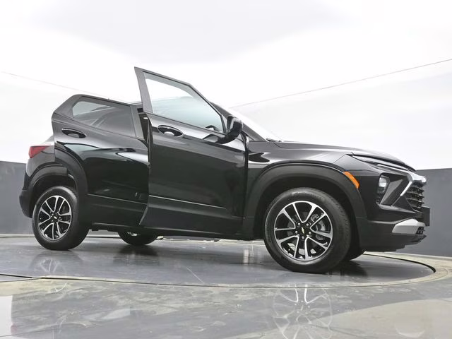 2025 Mosaic Black Metallic Chevrolet Trailblazer LT AWD SUV