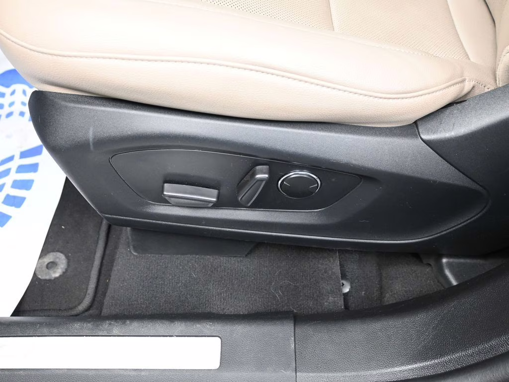 2023 Green Metallic Ford Explorer Limited 4X4 SUV