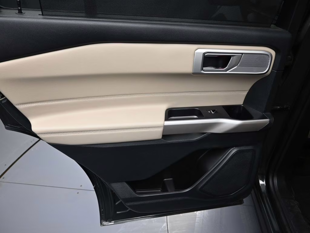 2023 Green Metallic Ford Explorer Limited 4X4 SUV