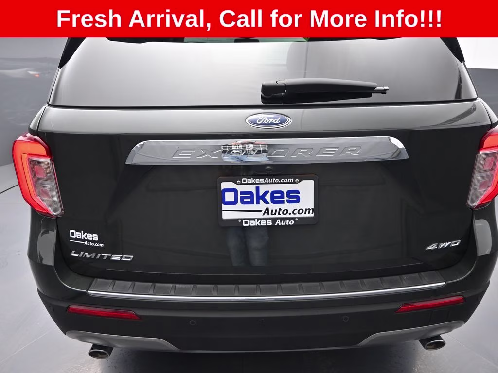2023 Green Metallic Ford Explorer Limited 4X4 SUV