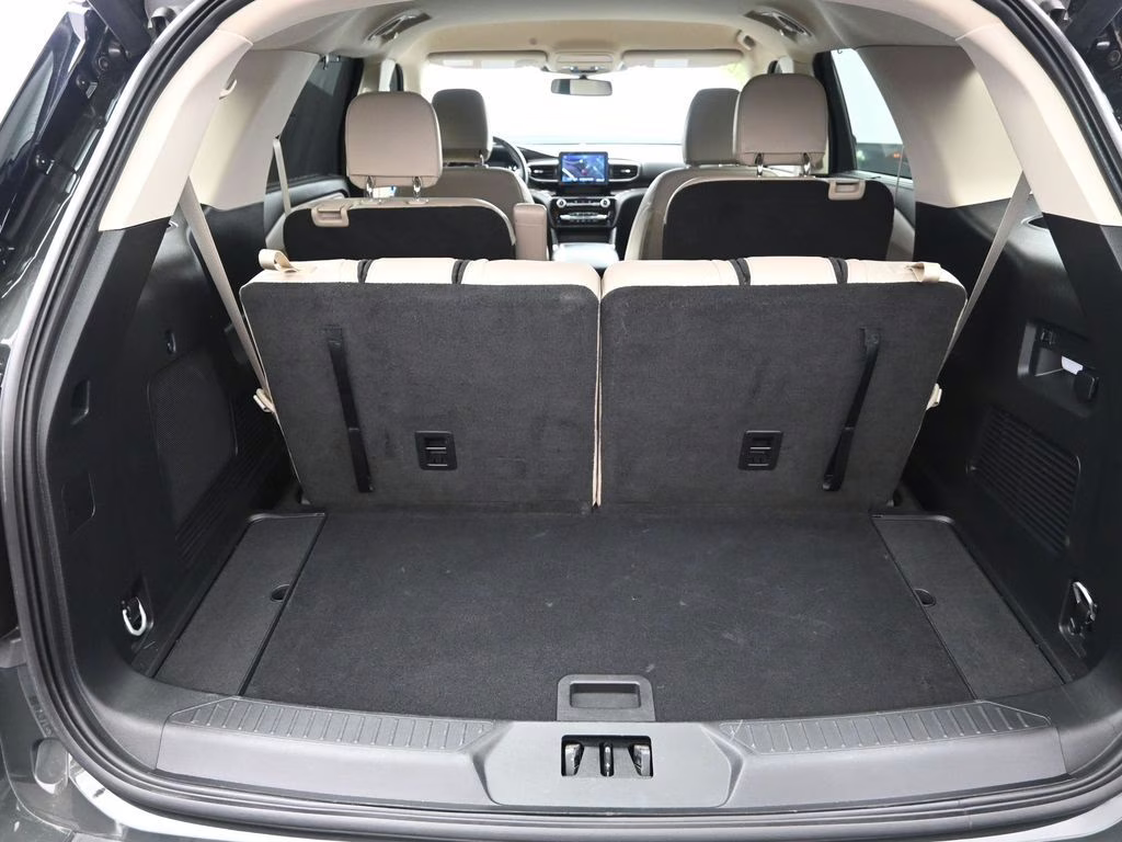 2023 Green Metallic Ford Explorer Limited 4X4 SUV