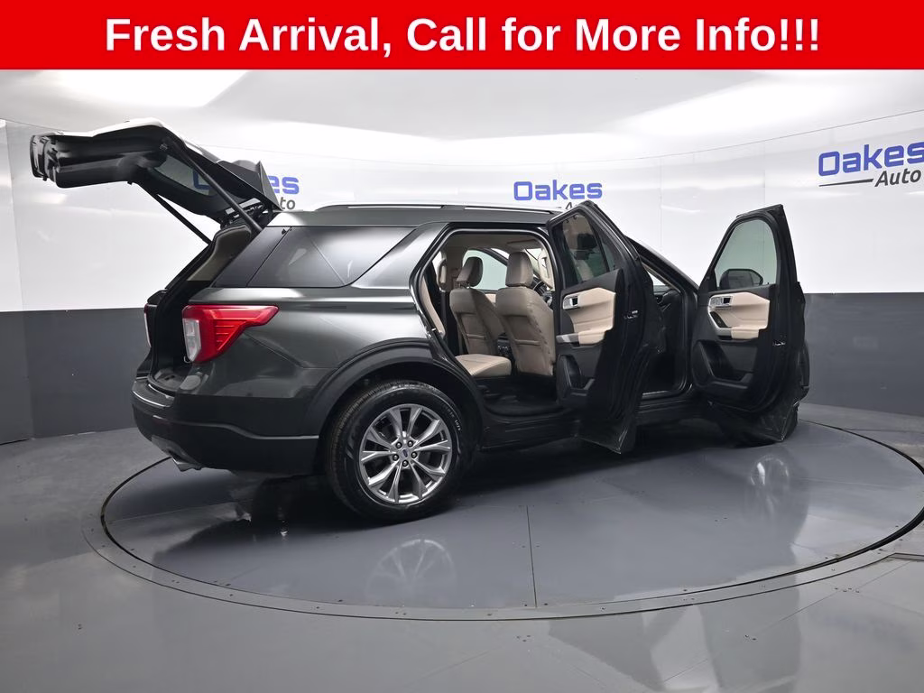 2023 Green Metallic Ford Explorer Limited 4X4 SUV