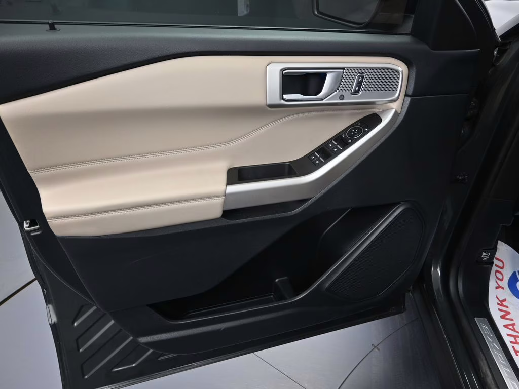 2023 Green Metallic Ford Explorer Limited 4X4 SUV