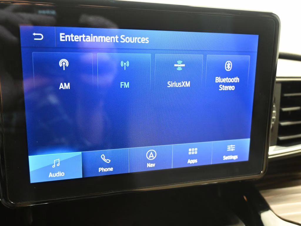 2023 Green Metallic Ford Explorer Limited 4X4 SUV