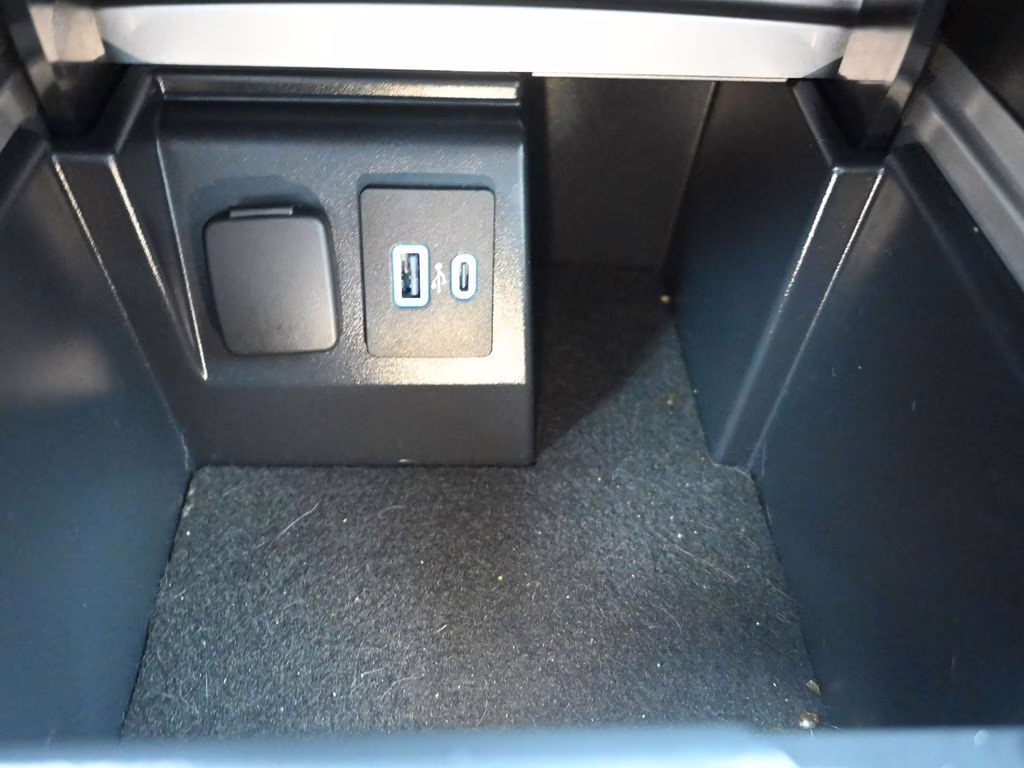 2023 Green Metallic Ford Explorer Limited 4X4 SUV