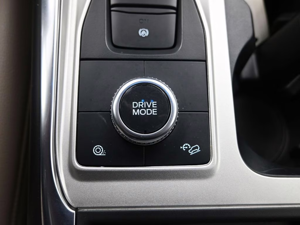 2023 Green Metallic Ford Explorer Limited 4X4 SUV