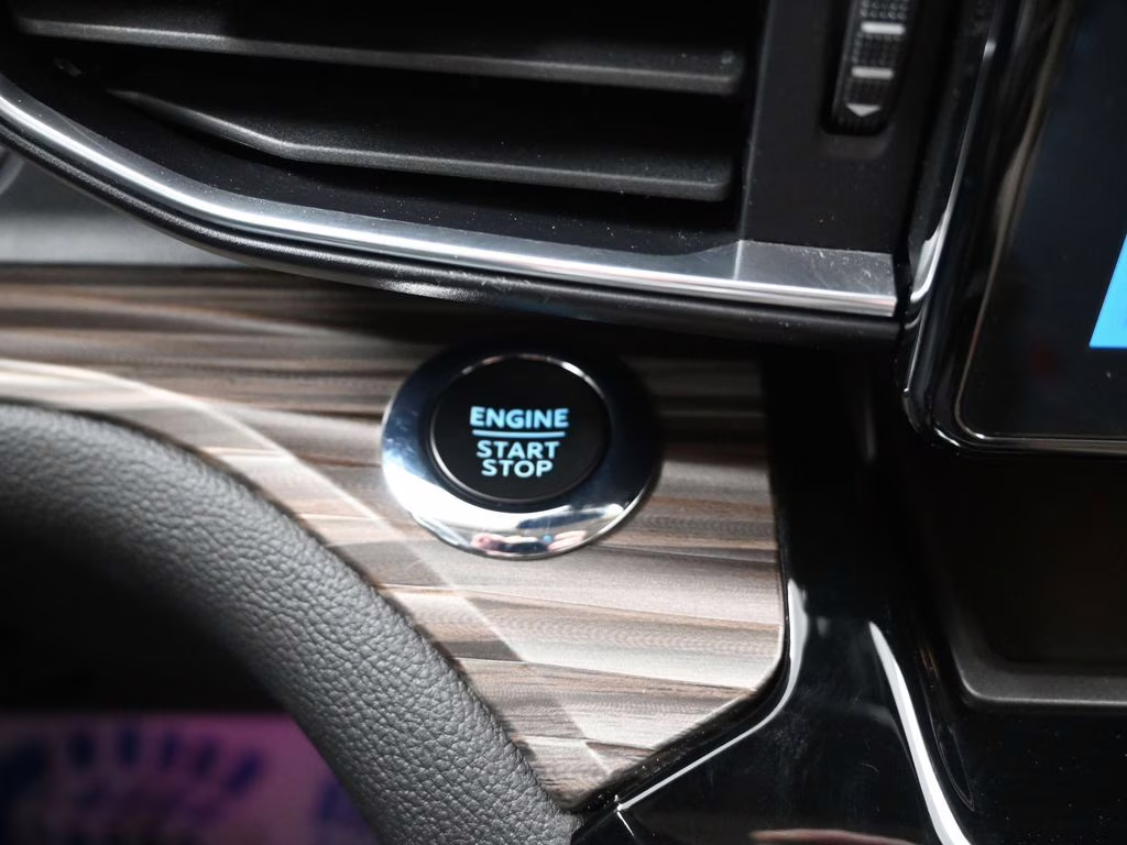 2023 Green Metallic Ford Explorer Limited 4X4 SUV