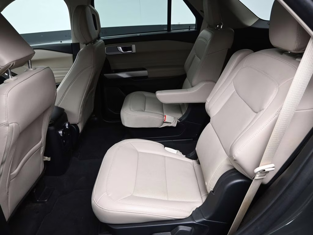 2023 Green Metallic Ford Explorer Limited 4X4 SUV