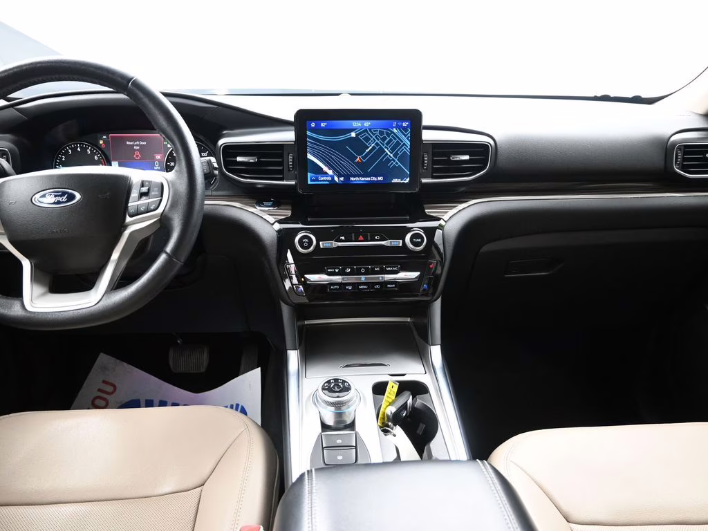 2023 Green Metallic Ford Explorer Limited 4X4 SUV