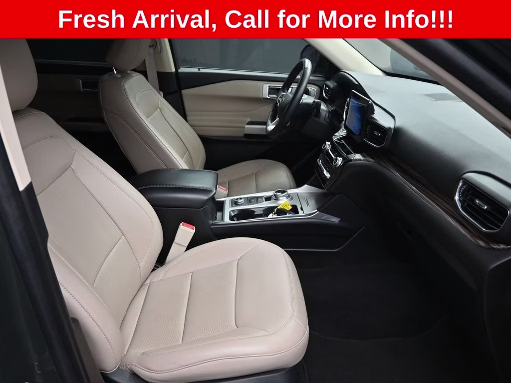 2023 Green Metallic Ford Explorer Limited 4X4 SUV