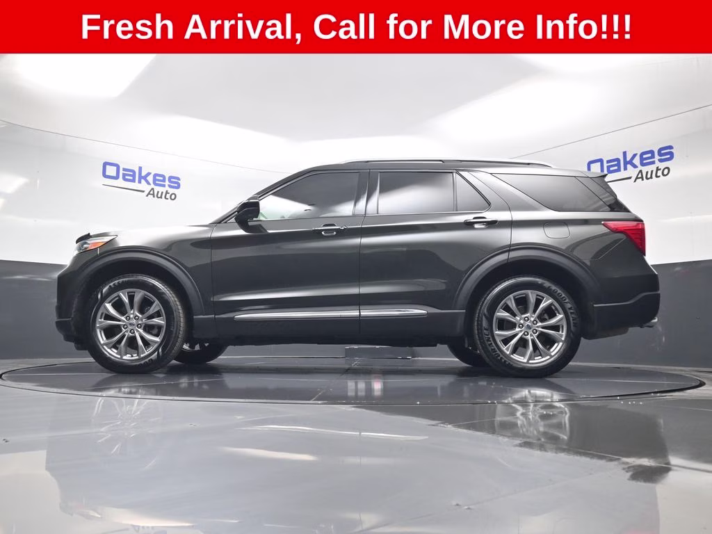 2023 Green Metallic Ford Explorer Limited 4X4 SUV