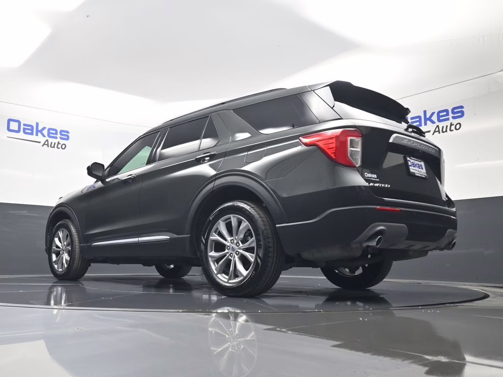 2023 Green Metallic Ford Explorer Limited 4X4 SUV
