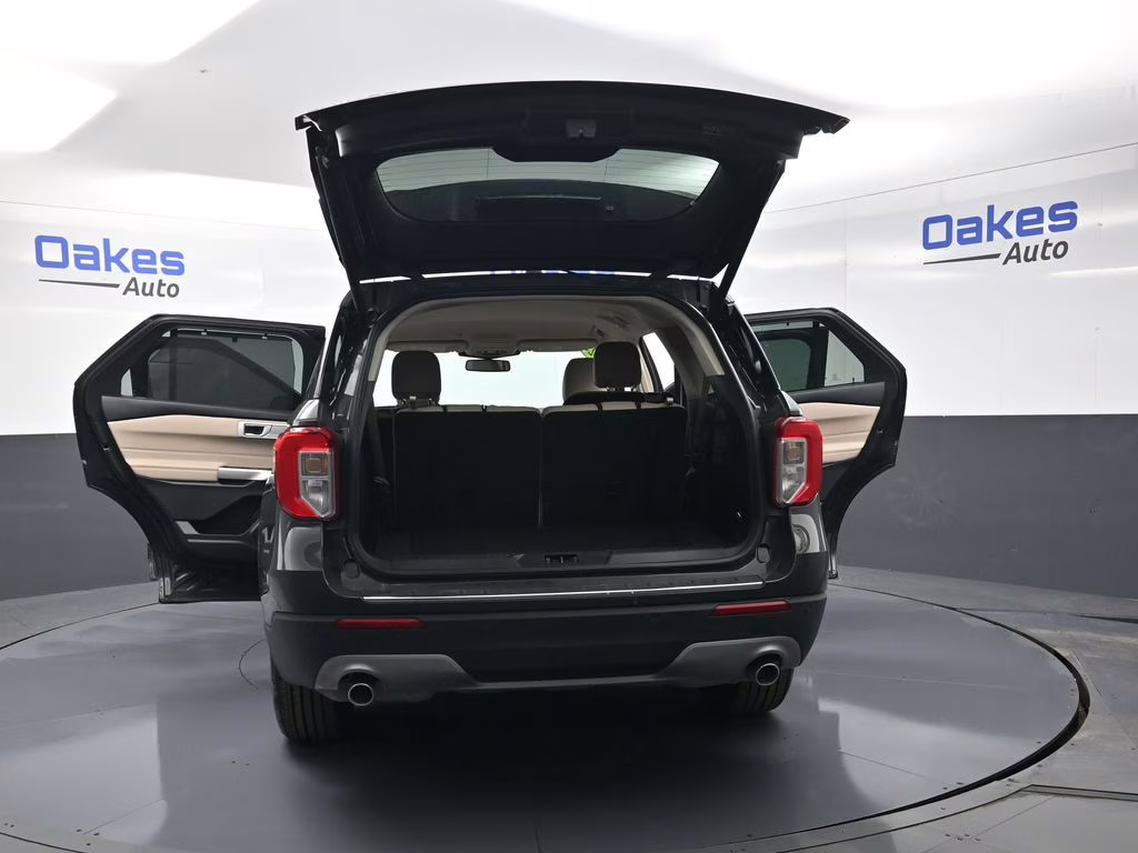 2023 Green Metallic Ford Explorer Limited 4X4 SUV