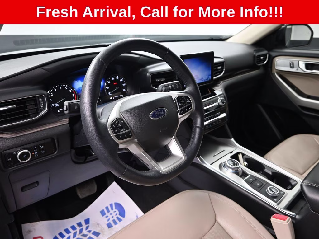 2023 Green Metallic Ford Explorer Limited 4X4 SUV