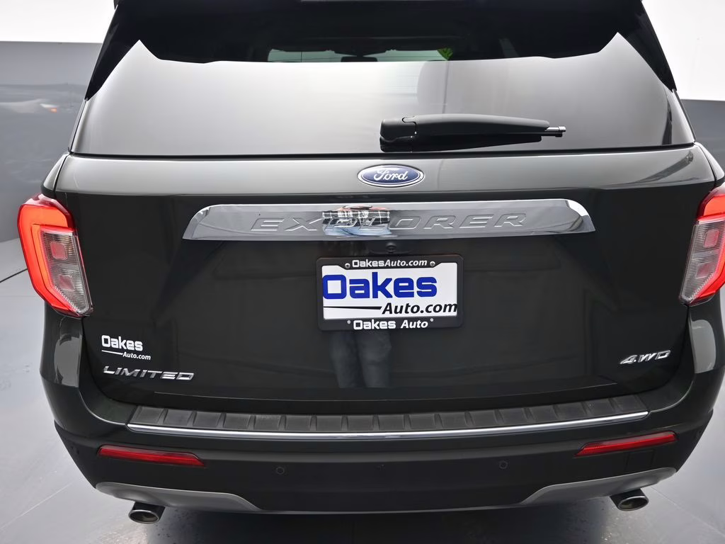 2023 Green Metallic Ford Explorer Limited 4X4 SUV