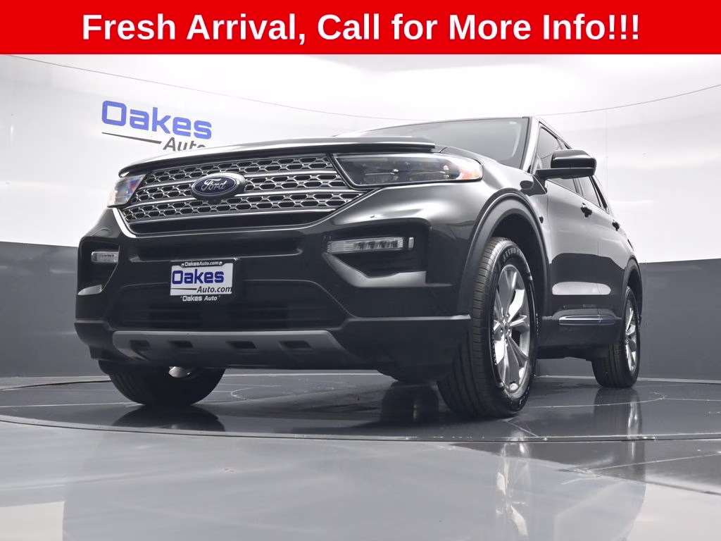 2023 Green Metallic Ford Explorer Limited 4X4 SUV