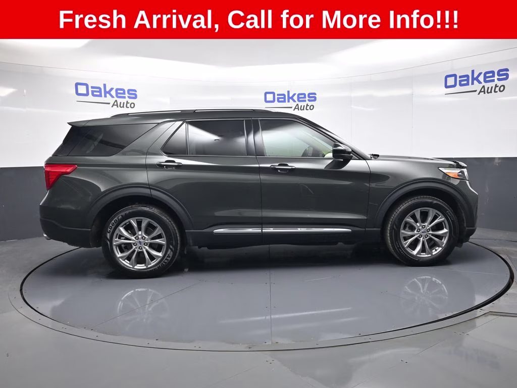 2023 Green Metallic Ford Explorer Limited 4X4 SUV