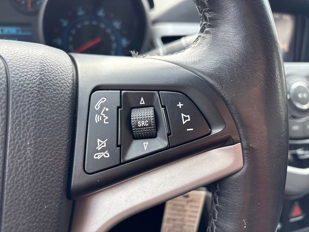 2014 Champagne Silver Metallic Chevrolet Cruze 1LT FWD Sedan