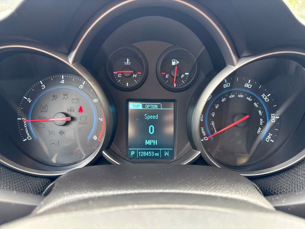 2014 Champagne Silver Metallic Chevrolet Cruze 1LT FWD Sedan