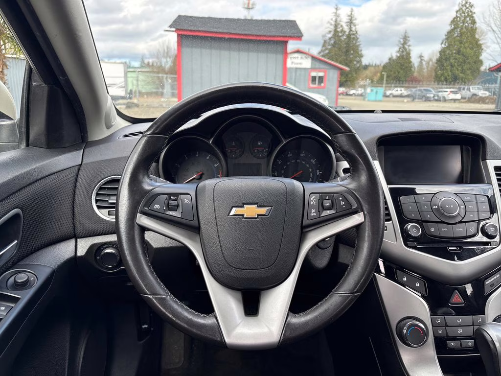 2014 Champagne Silver Metallic Chevrolet Cruze 1LT FWD Sedan