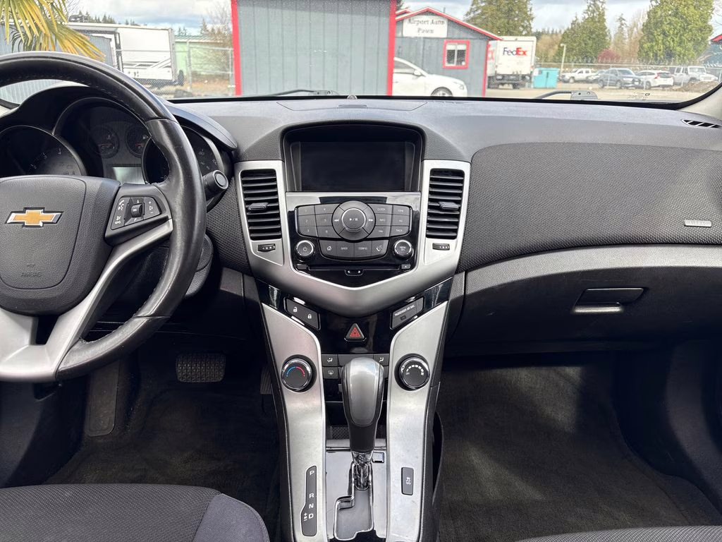 2014 Champagne Silver Metallic Chevrolet Cruze 1LT FWD Sedan