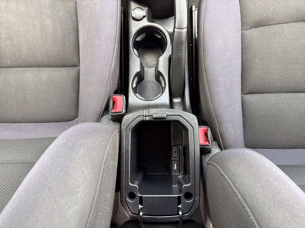 2014 Champagne Silver Metallic Chevrolet Cruze 1LT FWD Sedan