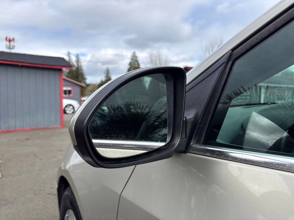 2014 Champagne Silver Metallic Chevrolet Cruze 1LT FWD Sedan