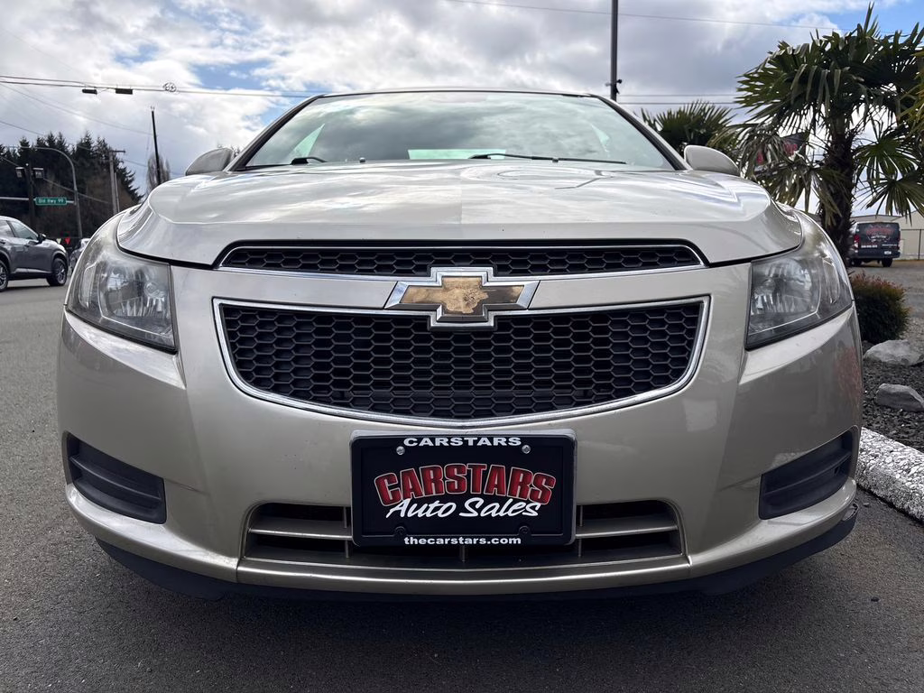 2014 Champagne Silver Metallic Chevrolet Cruze 1LT FWD Sedan