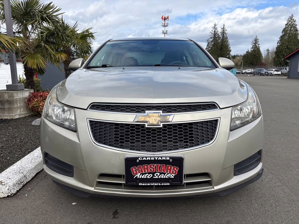 2014 Champagne Silver Metallic Chevrolet Cruze 1LT FWD Sedan