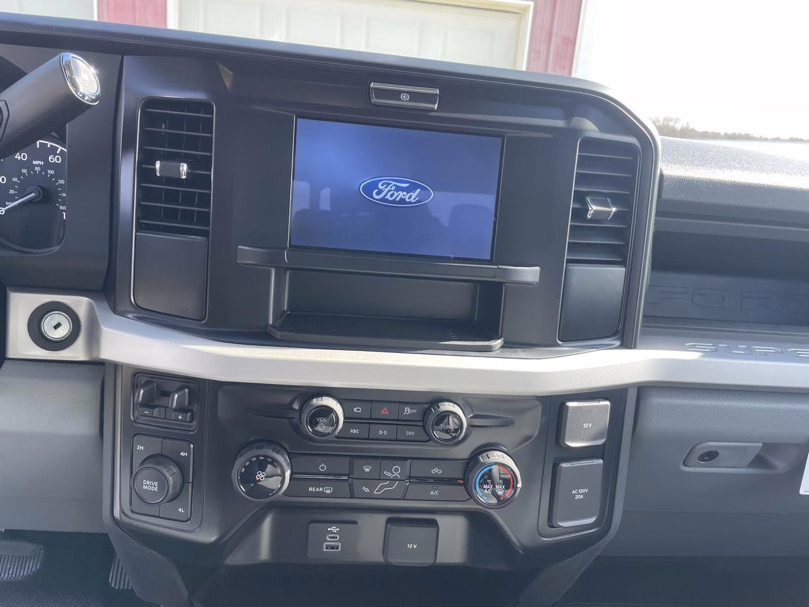 2026 Oxford White Ford Super Duty F-450 DRW XL 4X4 Truck