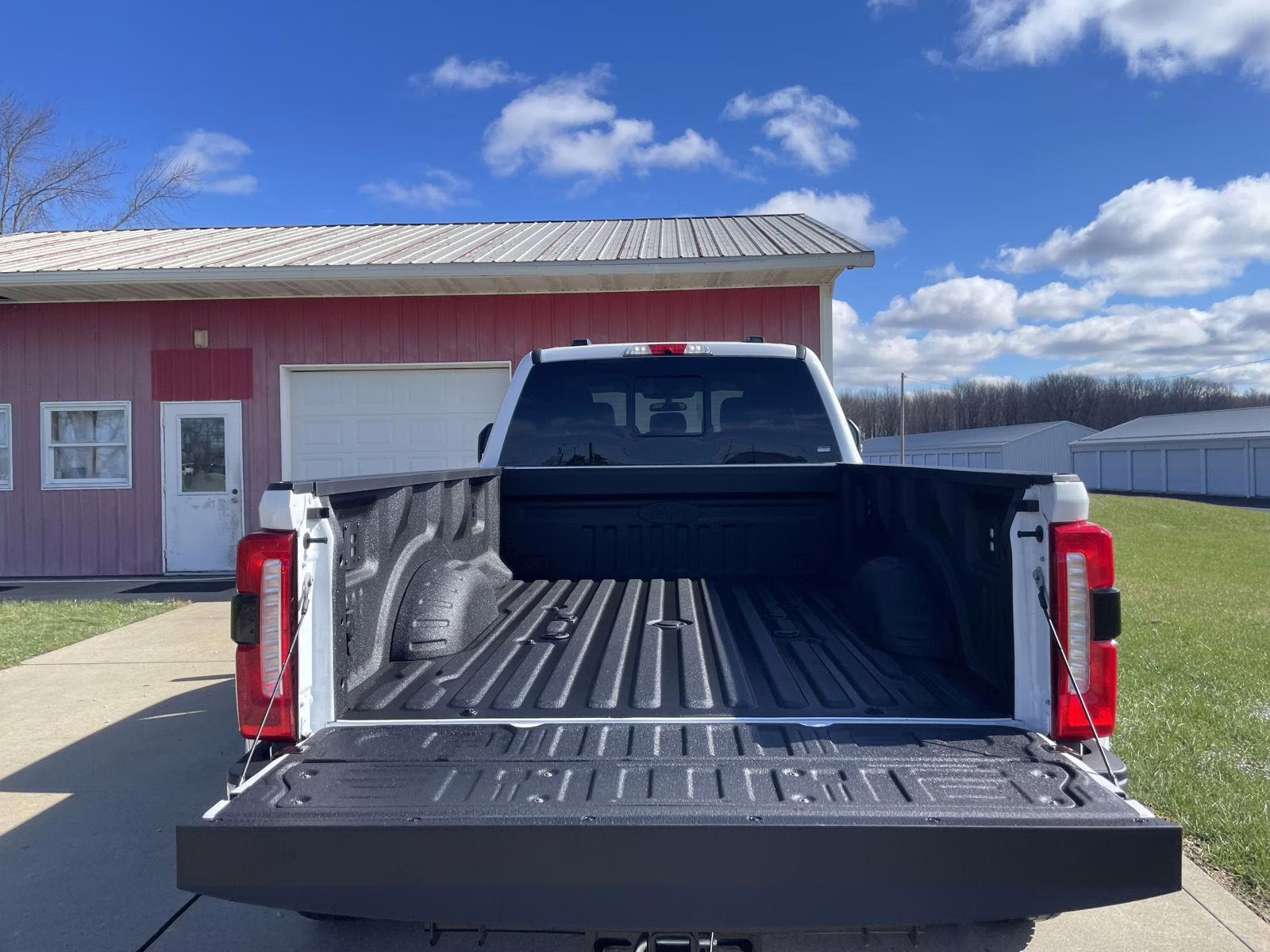 2026 Oxford White Ford Super Duty F-450 DRW XL 4X4 Truck