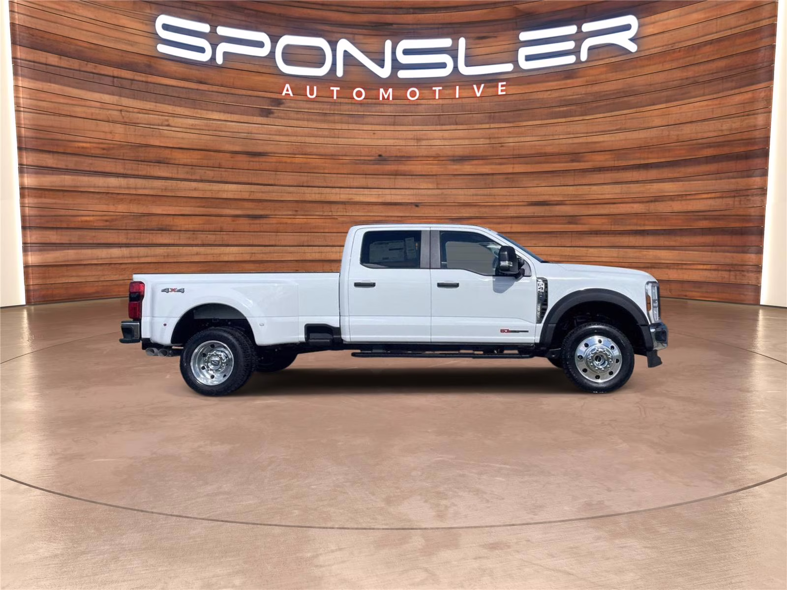 2026 Oxford White Ford Super Duty F-450 DRW XL 4X4 Truck