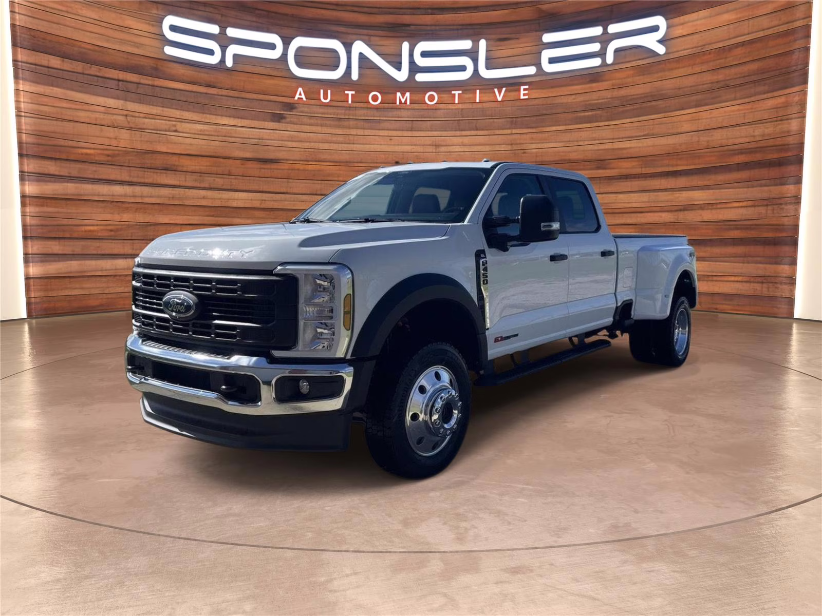 2026 Oxford White Ford Super Duty F-450 DRW XL 4X4 Truck