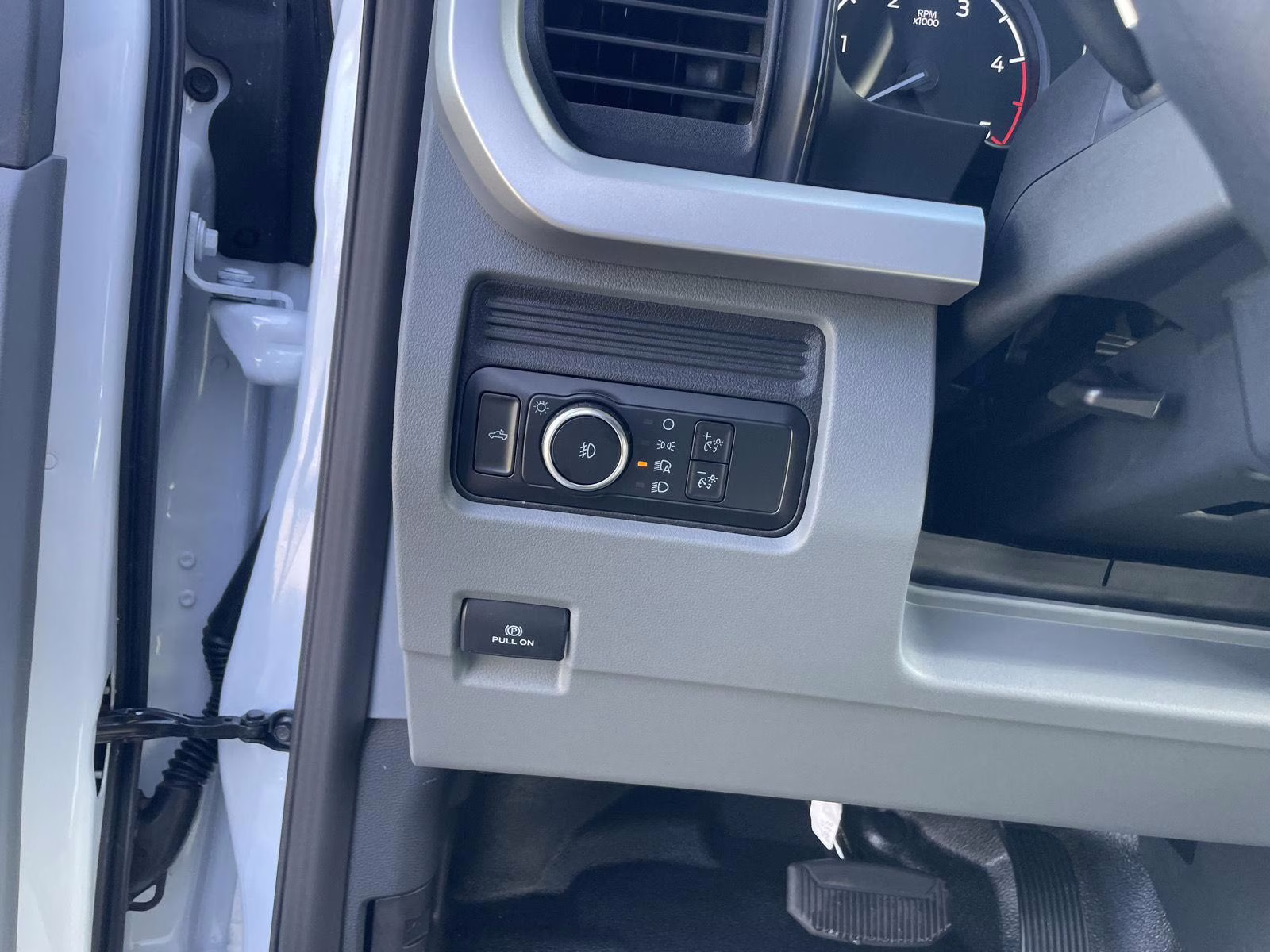 2026 Oxford White Ford Super Duty F-450 DRW XL 4X4 Truck