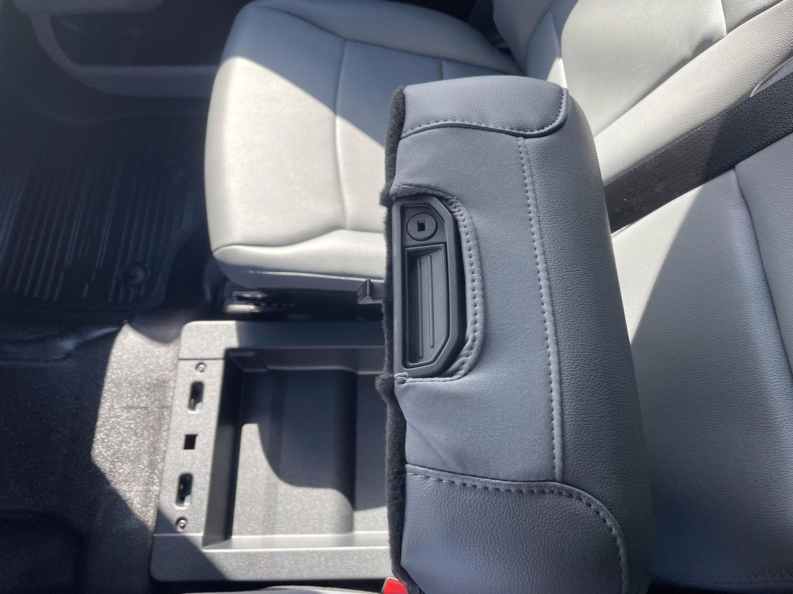 2026 Oxford White Ford Super Duty F-450 DRW XL 4X4 Truck