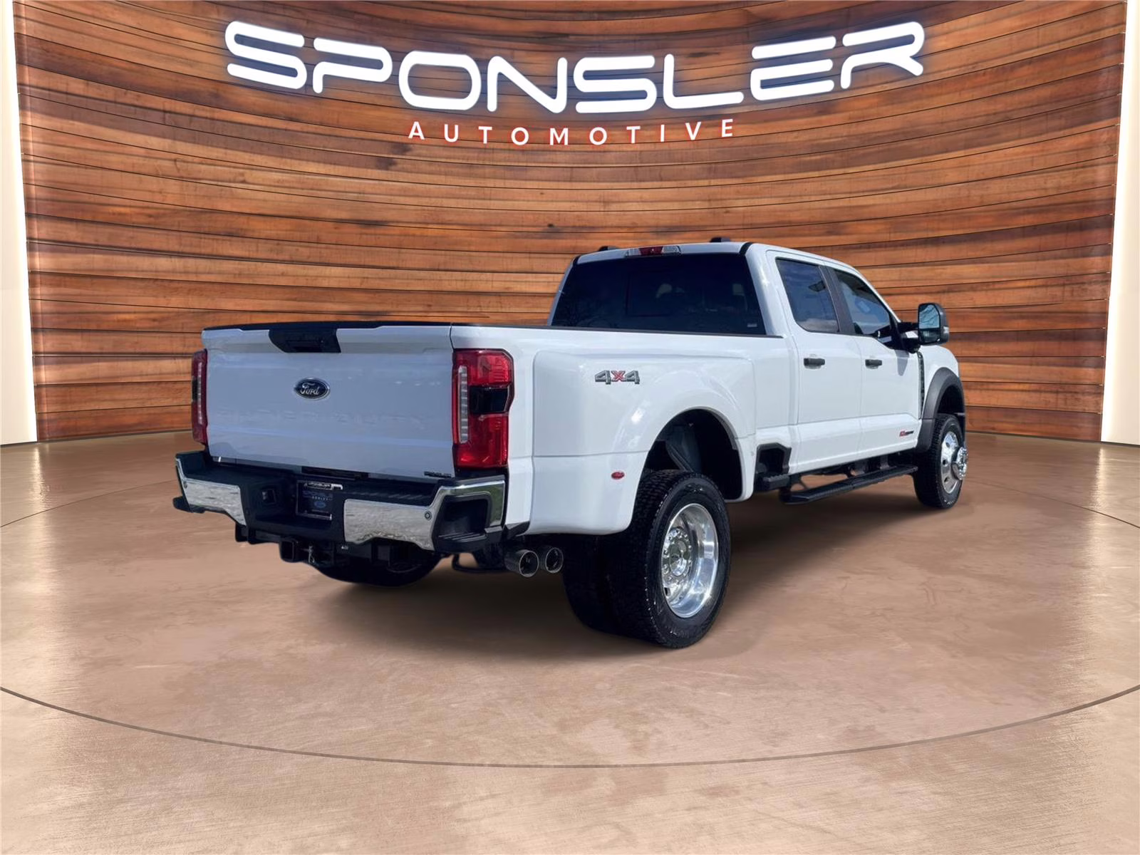 2026 Oxford White Ford Super Duty F-450 DRW XL 4X4 Truck