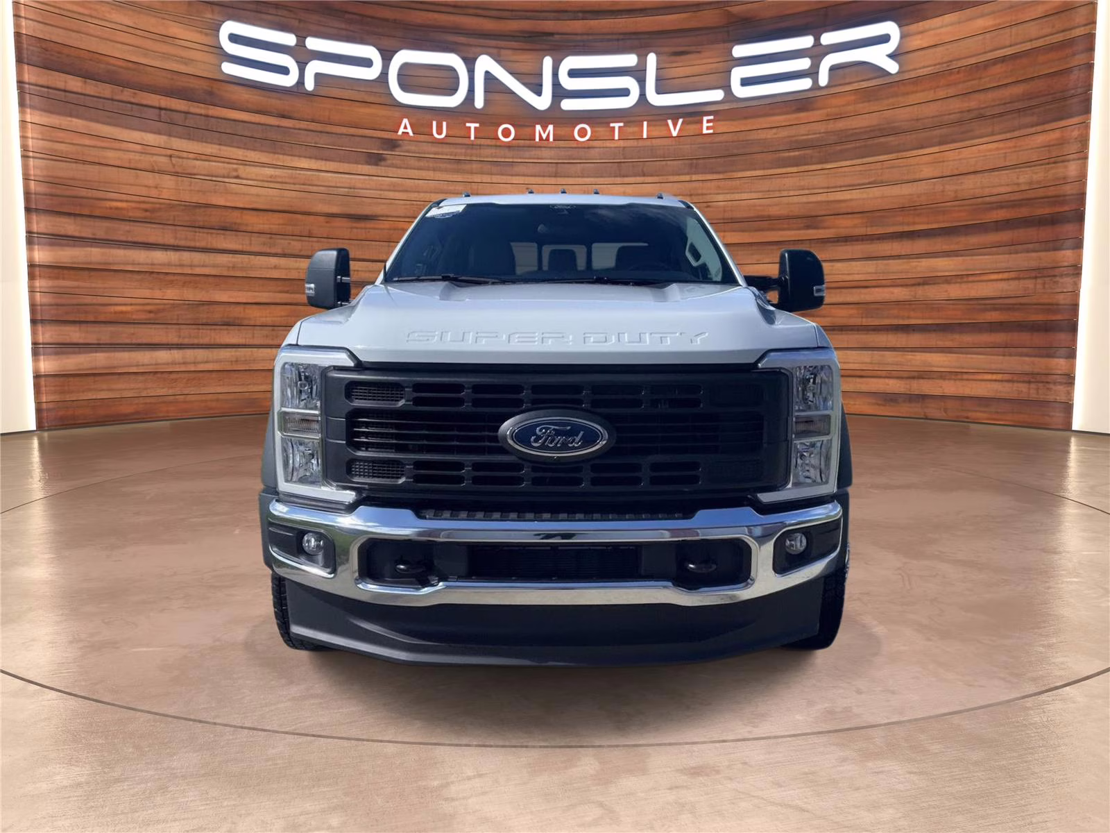 2026 Oxford White Ford Super Duty F-450 DRW XL 4X4 Truck