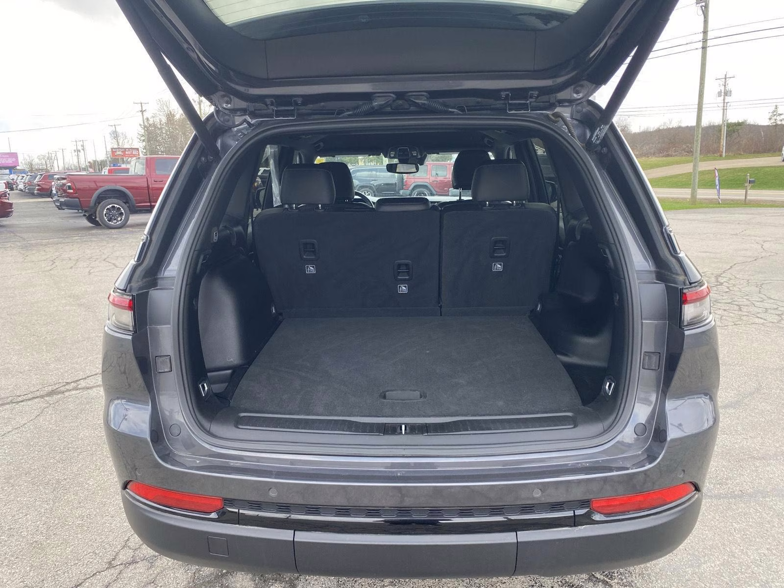 2022 Baltic Gray Metallic Clearcoat Jeep Grand Cherokee Altitude 4X4 SUV