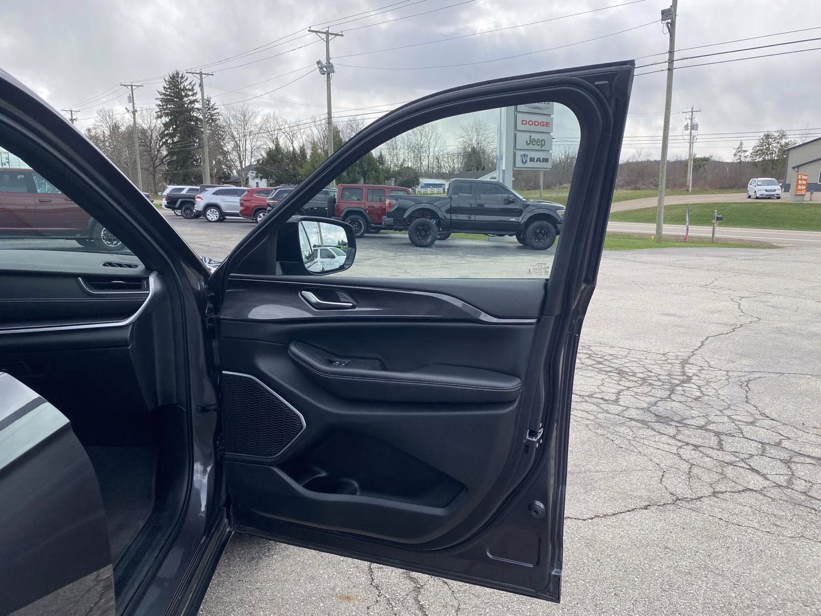 2022 Baltic Gray Metallic Clearcoat Jeep Grand Cherokee Altitude 4X4 SUV