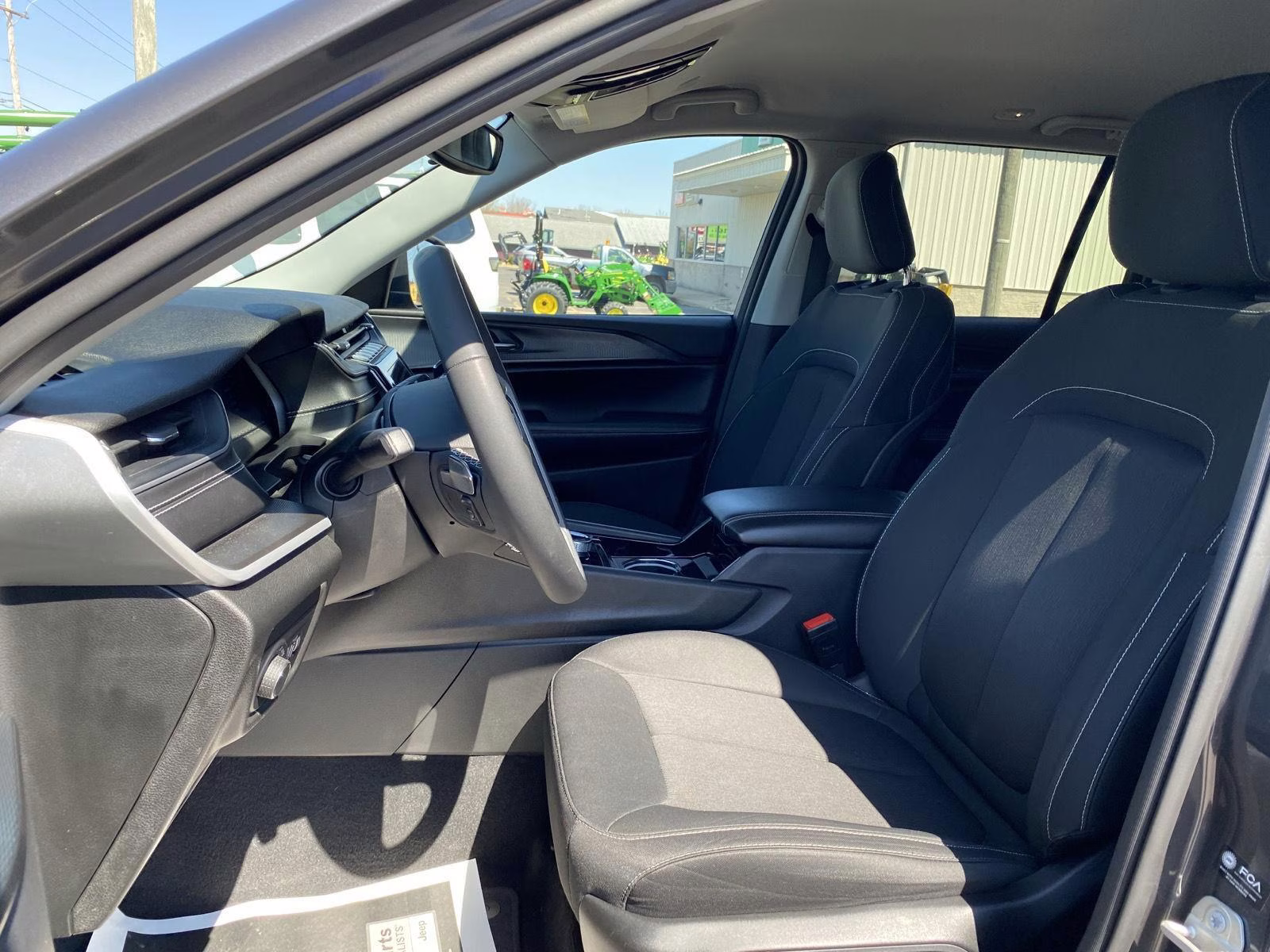 2023 Baltic Gray Metallic Clearcoat Jeep Grand Cherokee Laredo 4X4 SUV