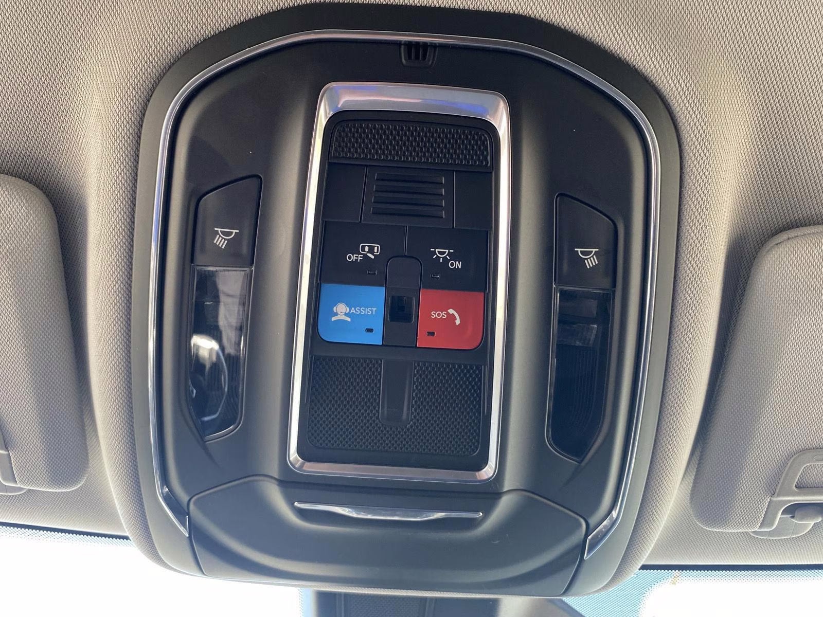 2023 Baltic Gray Metallic Clearcoat Jeep Grand Cherokee Laredo 4X4 SUV